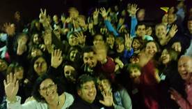 La imagen puede contener: 12 personas, incluidos Isabel Margarita Moyano, Ernesto Tellez, Elizabeth Inostroza Alias Chichi y Paola Veas Meza, personas sonriendo, multitud